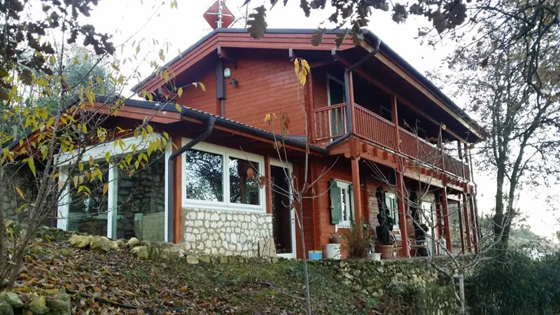Immagine che rappresenta una casa in legno da abitare, coibentata ed ecologica