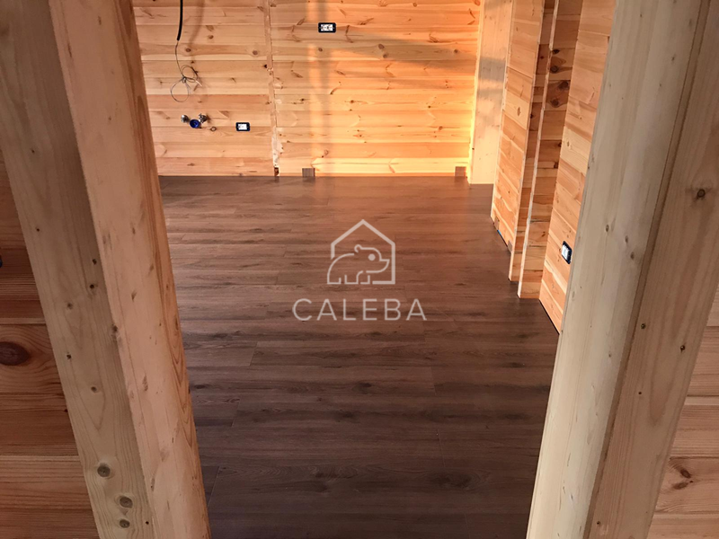 Immagine di un isolamento pavimento in legno Caleba, con un'eccellente prestazione termica.