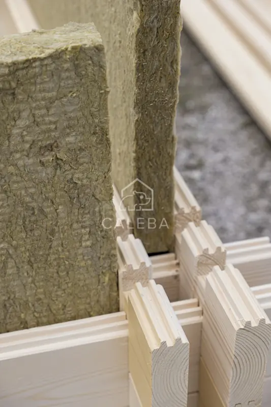 Immagine raffigurante un esempio di isolamento delle pareti  in legno massello Caleba, in fibra di legno oppure in lana di roccia.