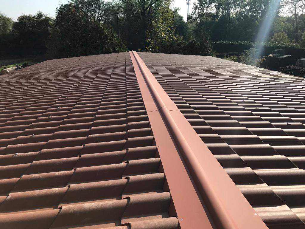 Manto di copertura: tetto ventilato o finto coppo?