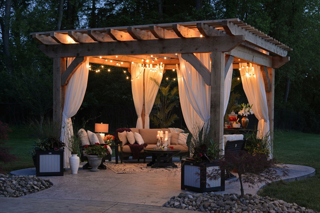 Gazebo in Legno in Estate: Un'Oasi di Relax e Freschezza